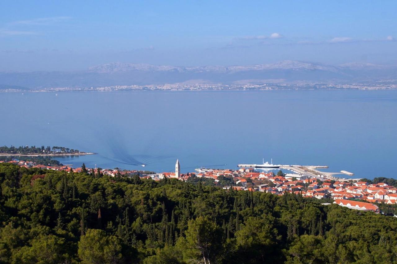Apartments And Rooms With Parking Space Supetar, Brac - 5658 Buitenkant foto