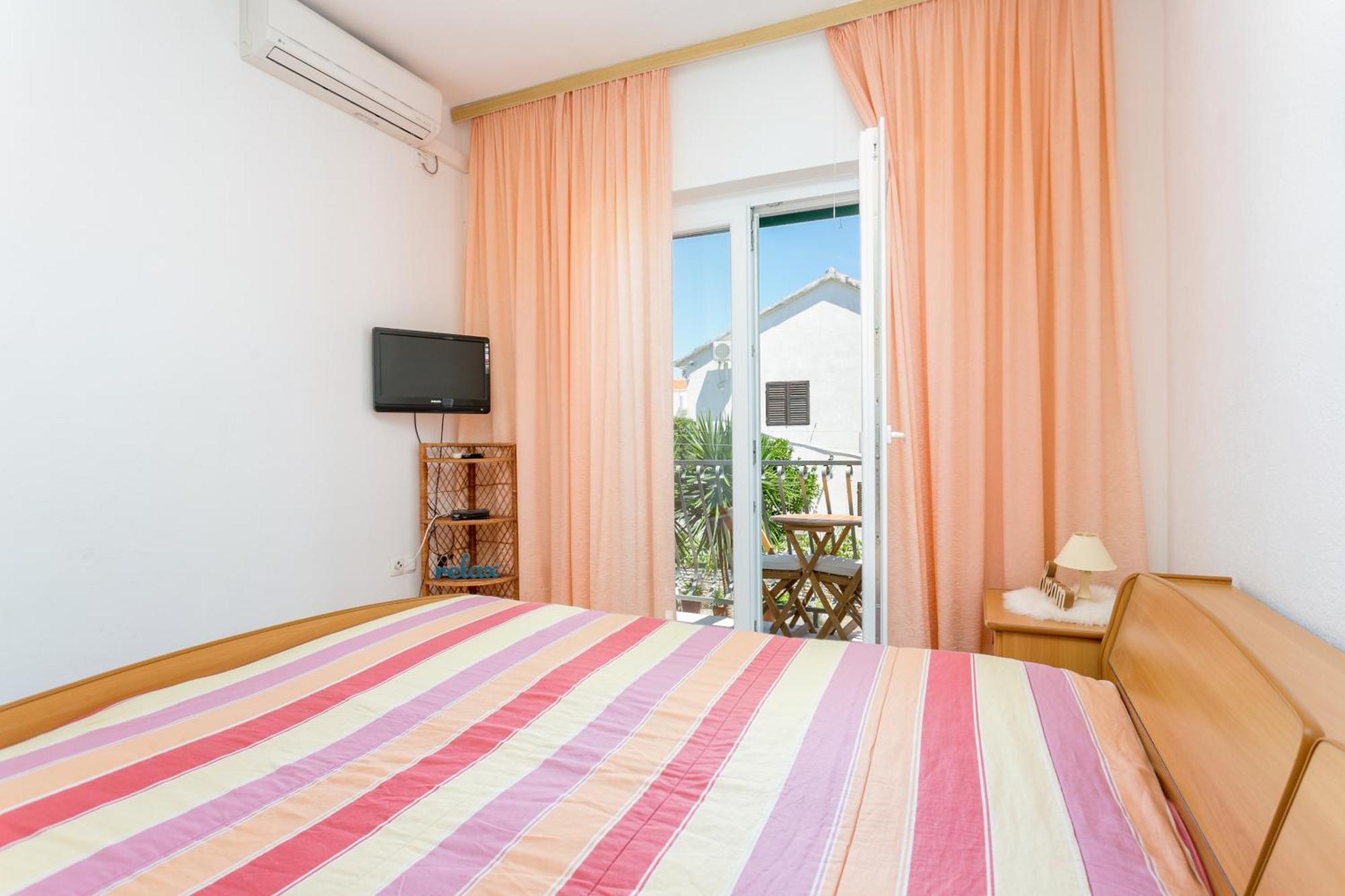 Apartments And Rooms With Parking Space Supetar, Brac - 5658 Kamer foto