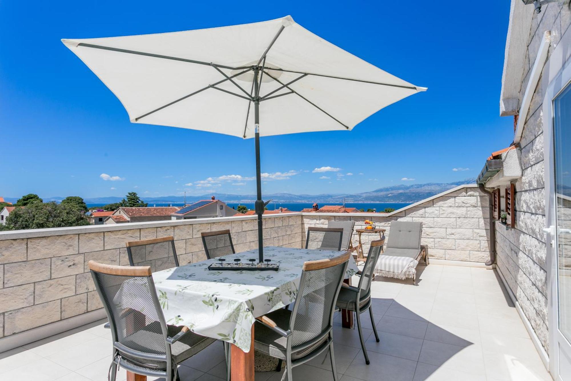 Apartments And Rooms With Parking Space Supetar, Brac - 5658 Buitenkant foto