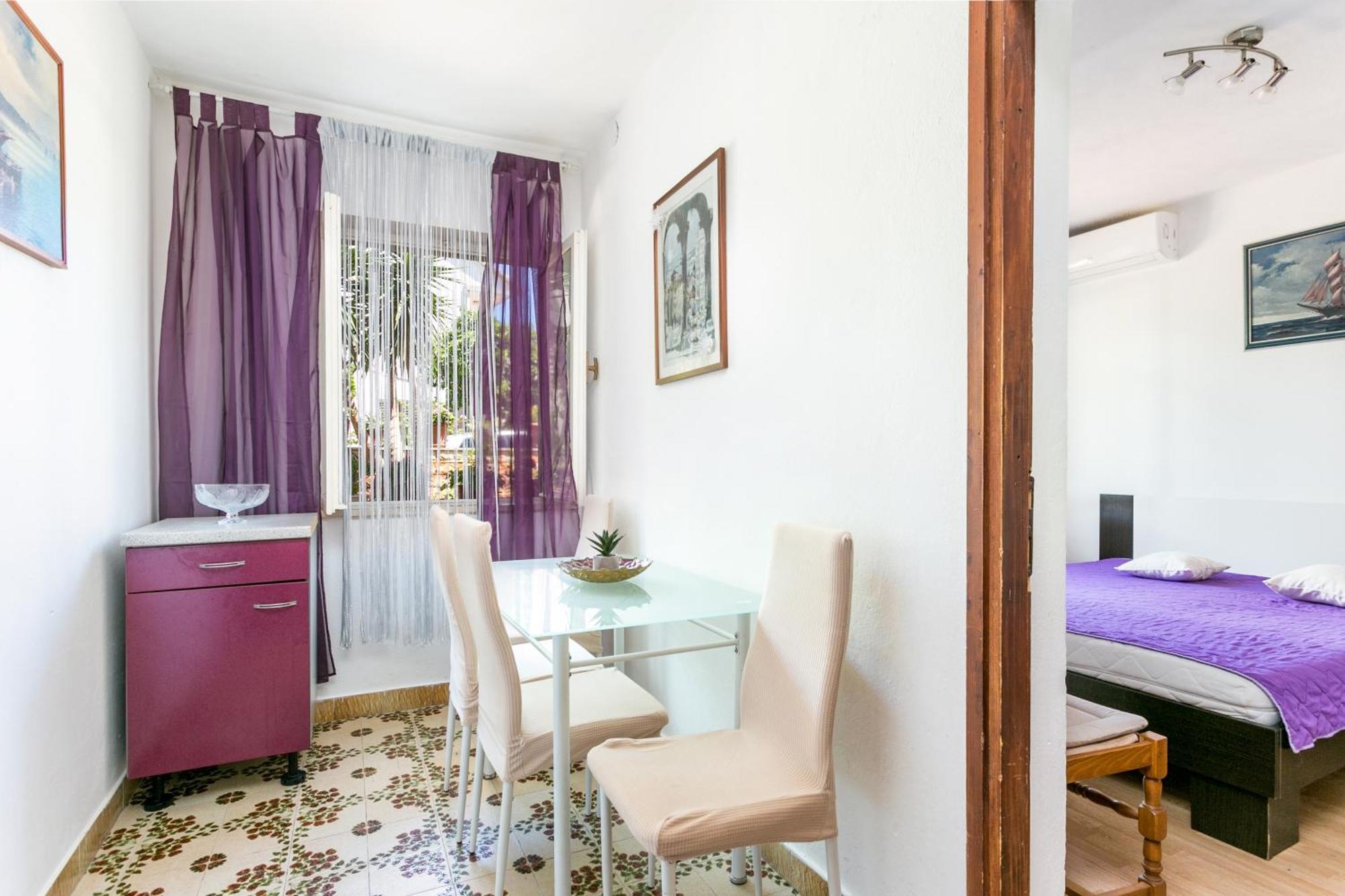 Apartments And Rooms With Parking Space Supetar, Brac - 5658 Buitenkant foto