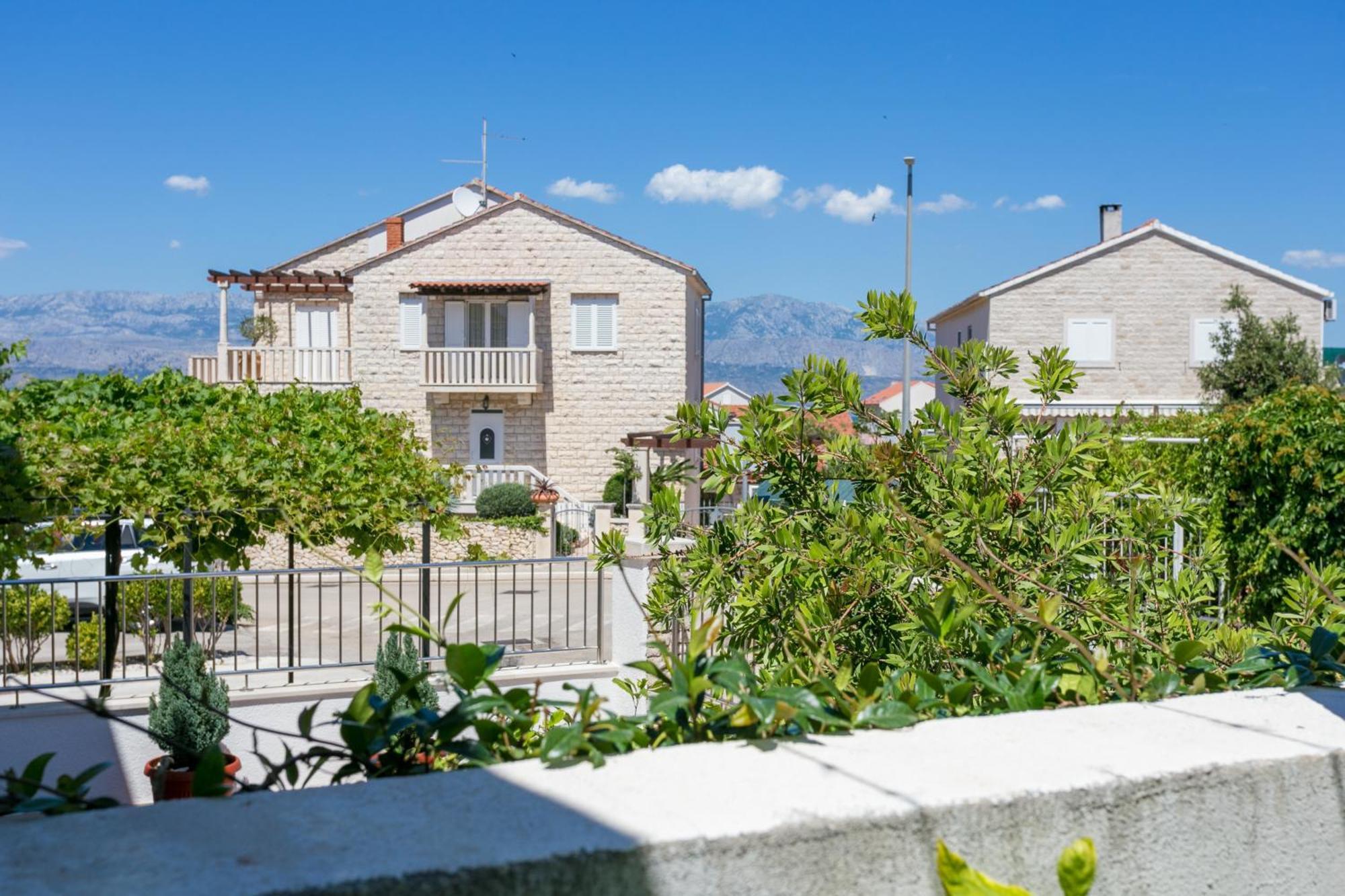 Apartments And Rooms With Parking Space Supetar, Brac - 5658 Buitenkant foto