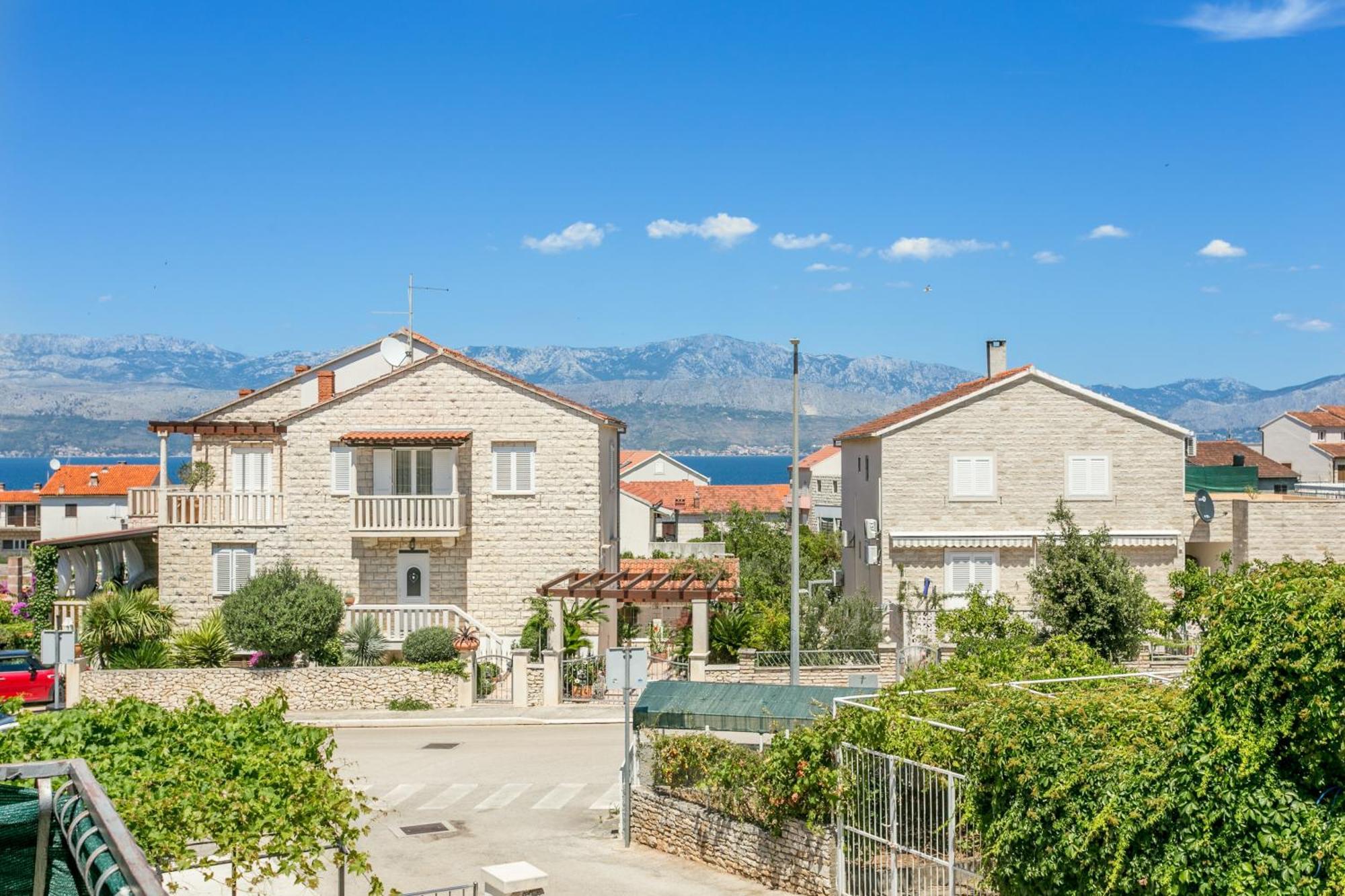 Apartments And Rooms With Parking Space Supetar, Brac - 5658 Buitenkant foto