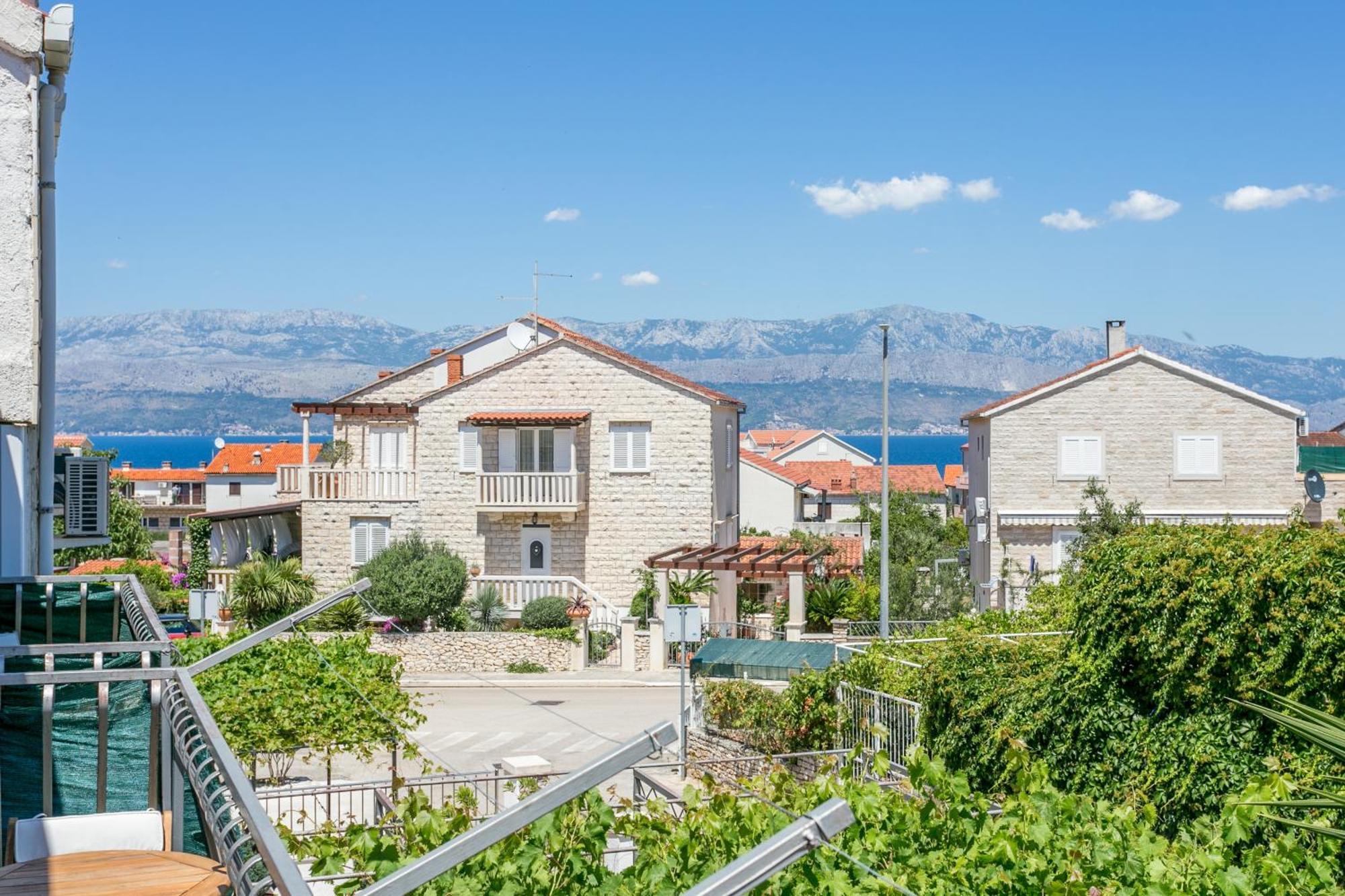 Apartments And Rooms With Parking Space Supetar, Brac - 5658 Buitenkant foto